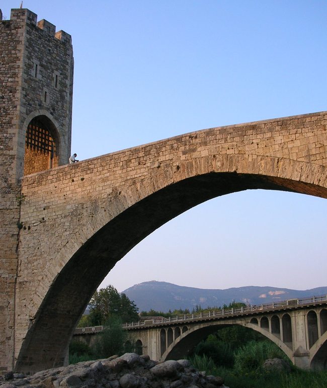 visita-guiada-completa-besalu-31